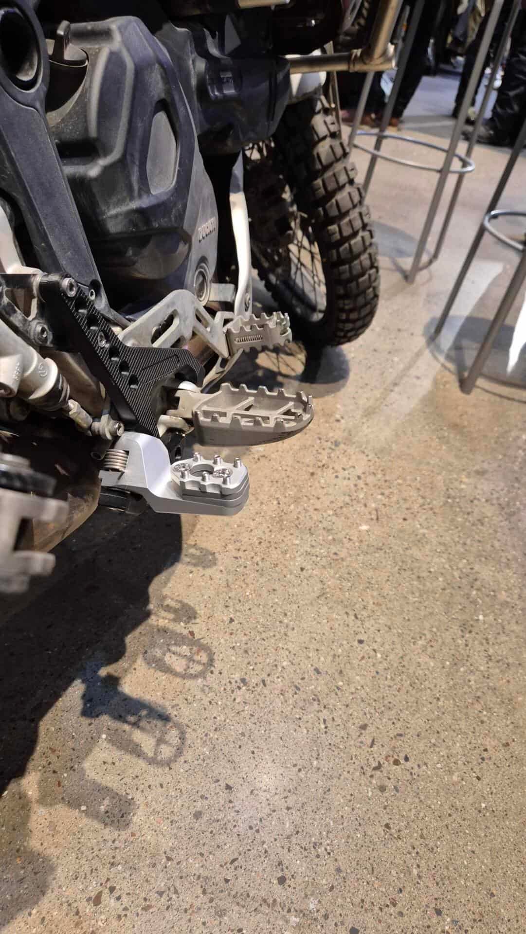 Twinpegs Ducati Desert X
