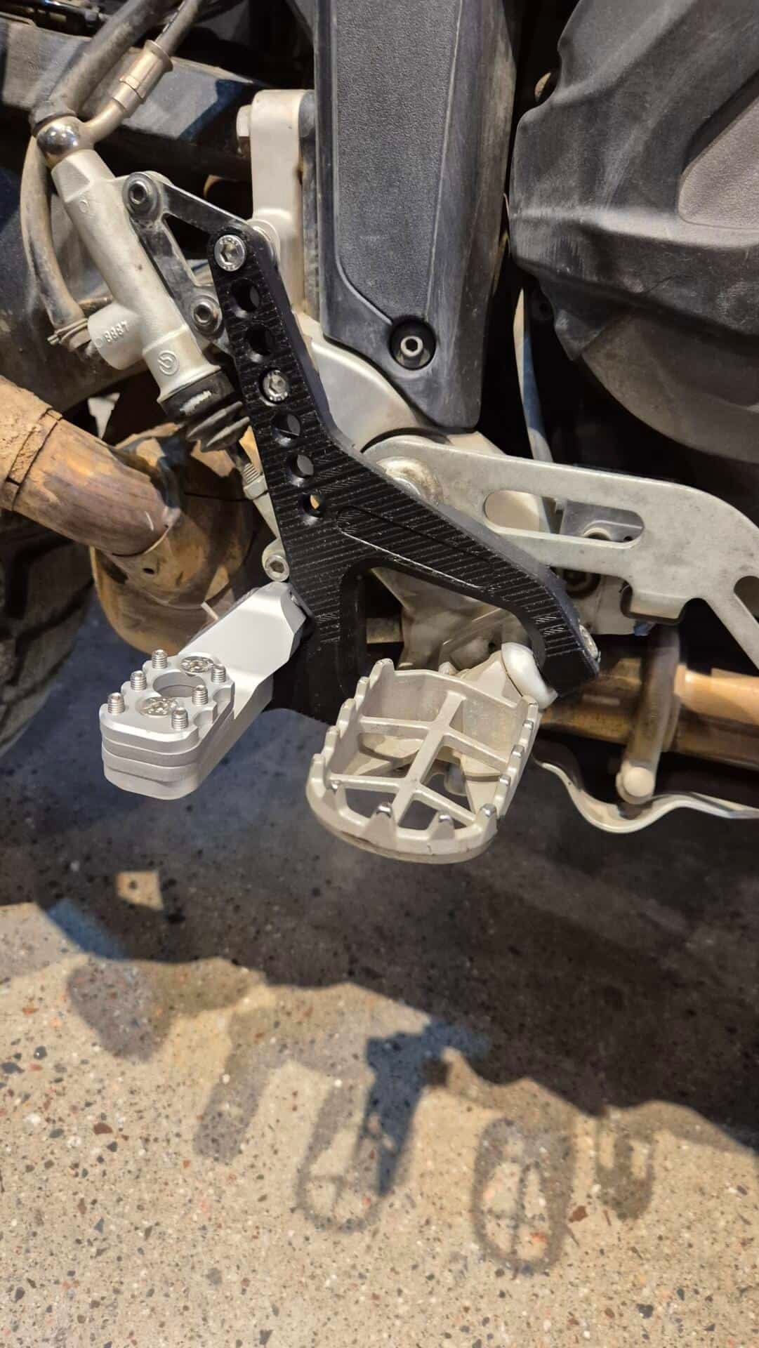 Twinpegs Ducati Desert X