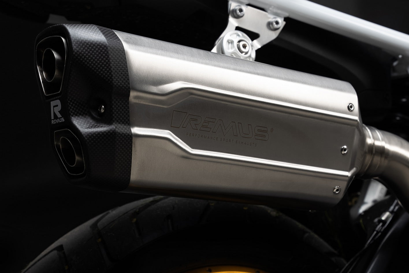 Slip on silencer F 900 GS REMUS 8 2.0