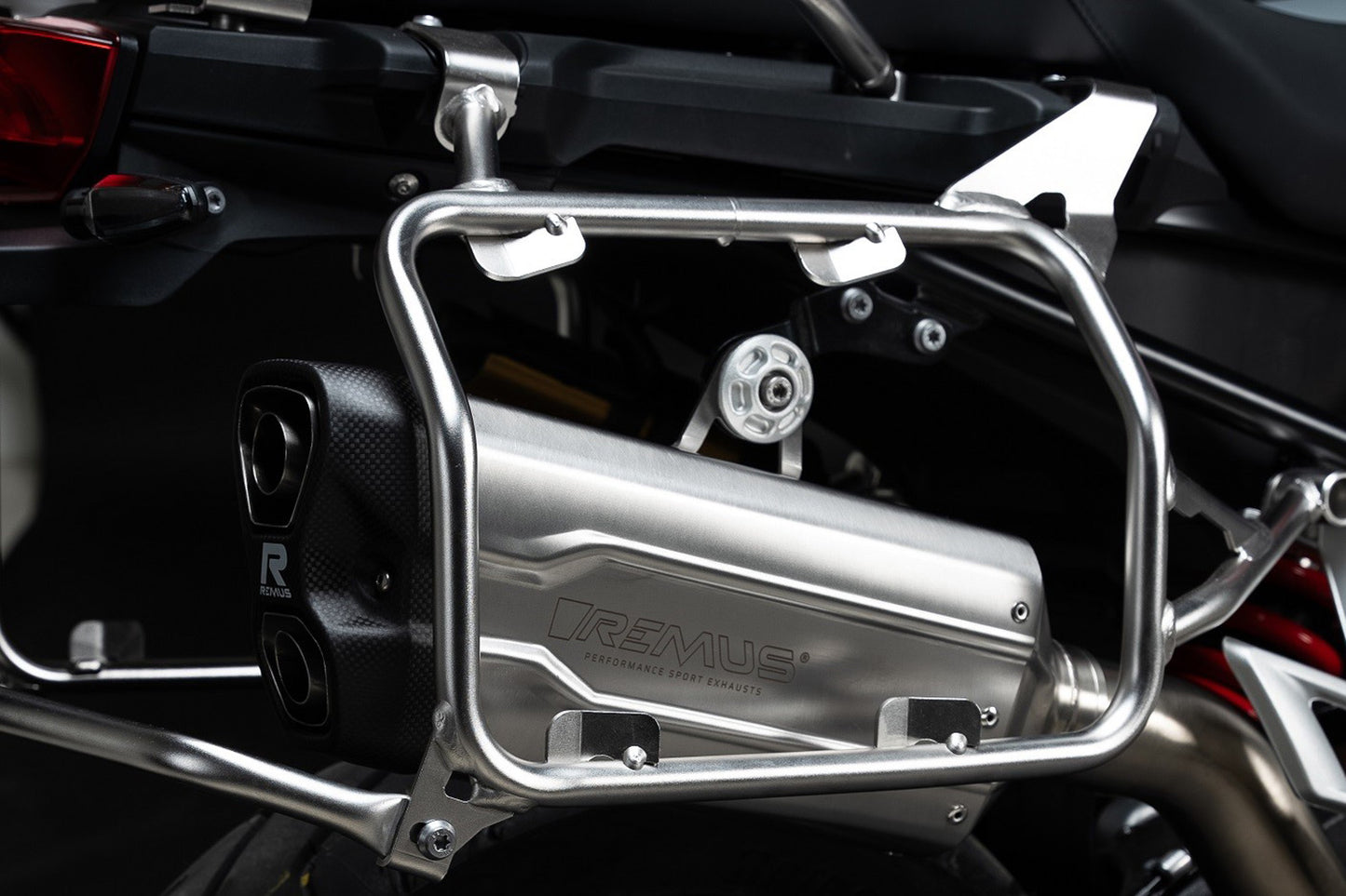 Slip-on Schalldämpfer F 900 GS Adventure REMUS 8 2.0