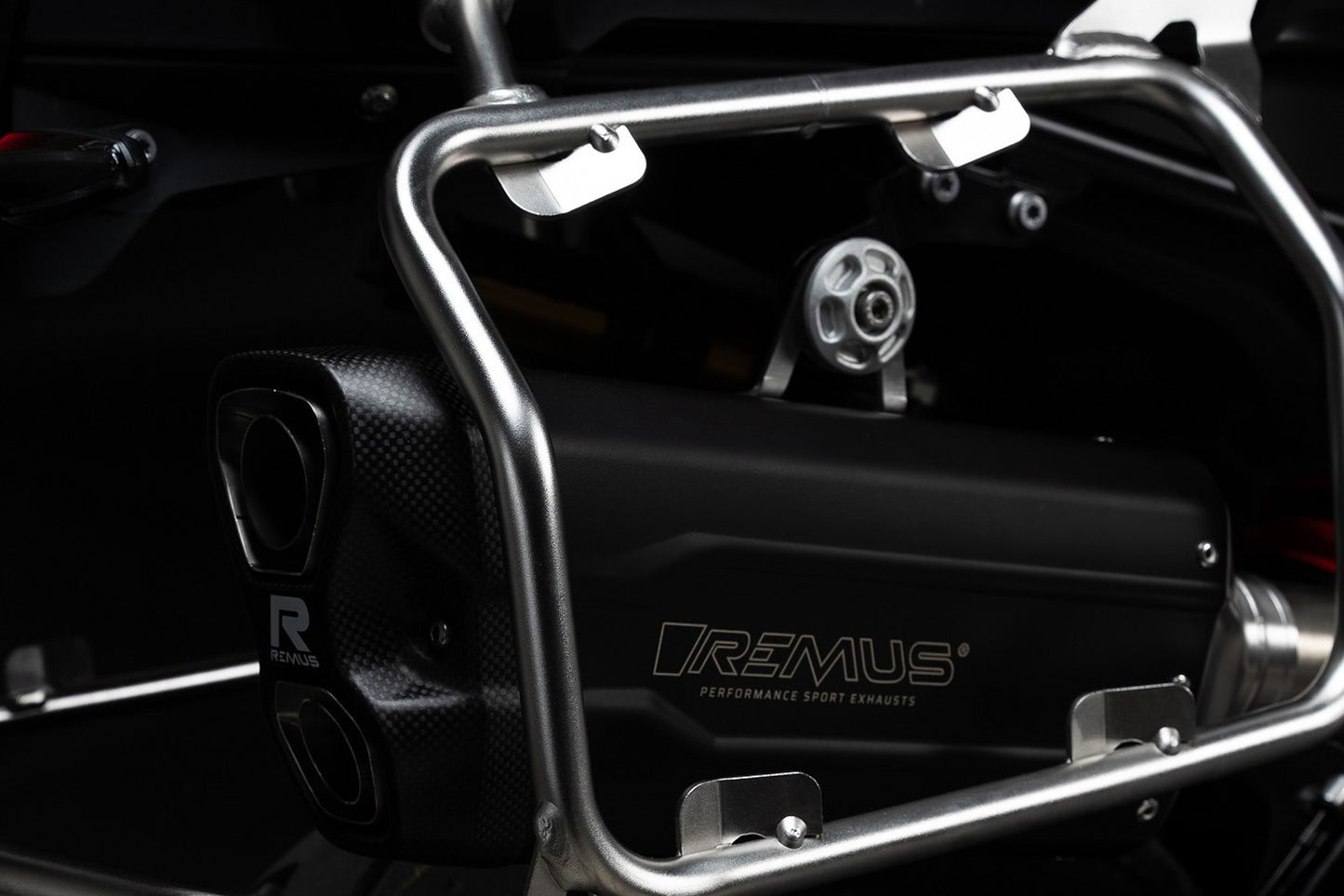 Slip on silencer F 900 GS Adventure REMUS 8 2.0