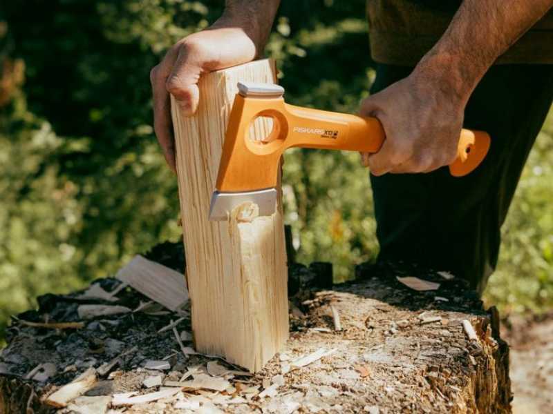 Fiskar axe camping